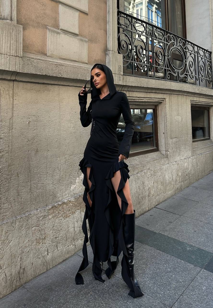 Kapşınlu Yırtmaçlı Elbise